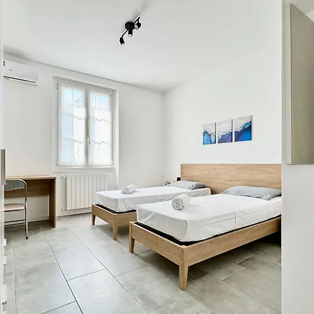 Design House Bergamo - Terrace & Private Parking 公寓