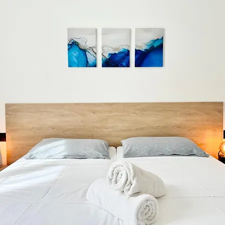 Design House Bergamo - Terrace & Private Parking *