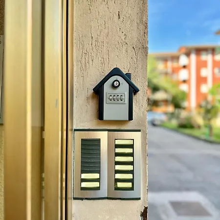 Design House Bergamo - Terrace & Private Parking 公寓