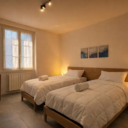 Design House - Terrace & Private Parking דירה