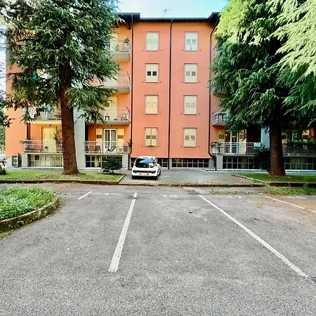 Design House - Terrace & Private Parking * 베르가모