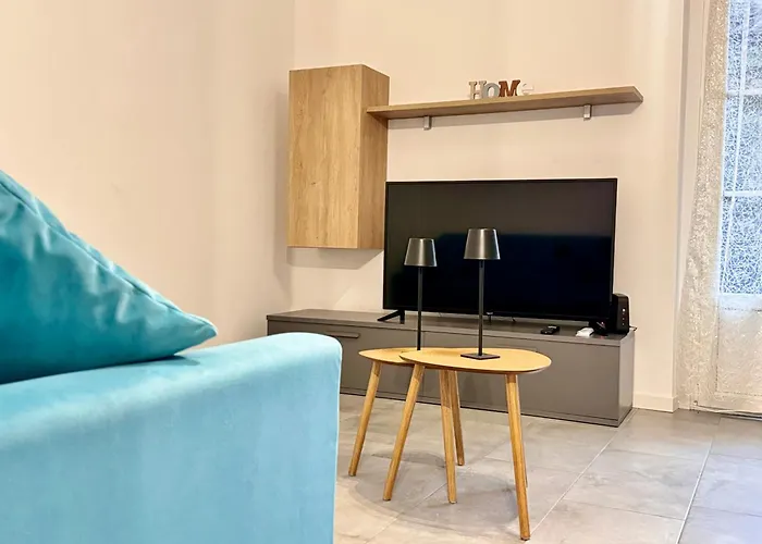 Design House - Terrace & Private Parking דירה *