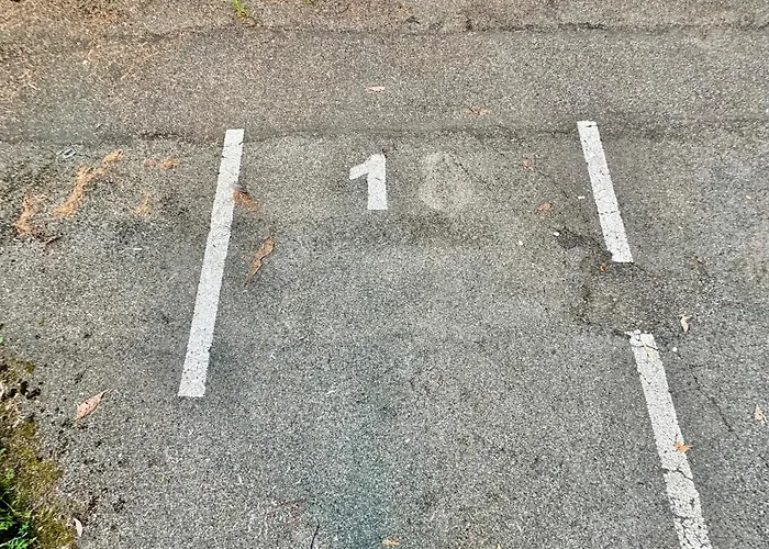 Design House - Terrace & Private Parking