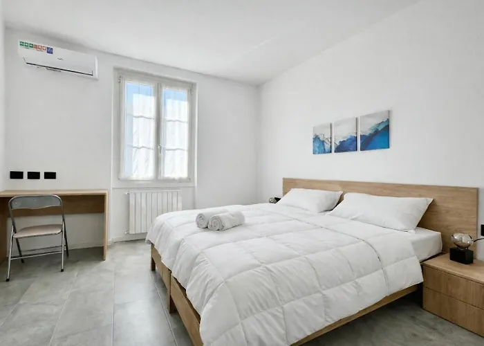 Design House - Terrace & Private Parking