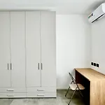 Design House - Terrace & Private Parking Apartment